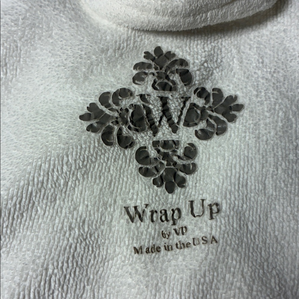 Wrap Up by VP ivory Cream Short Robe microfiber soft attached belt pockets - Picture 9 of 10